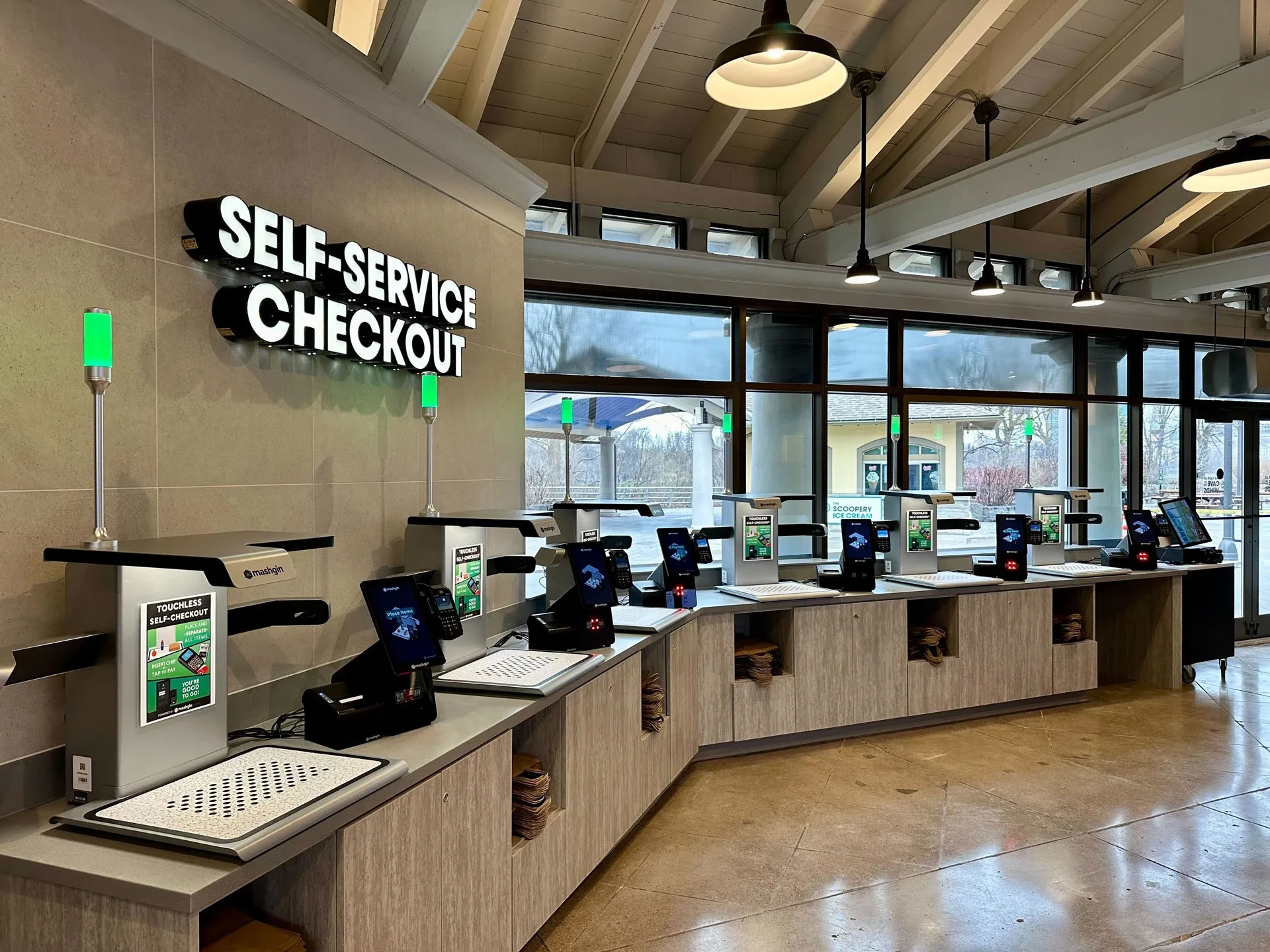 Mashgin AI Self Self-Checkout Integrates With Verifone Payment System